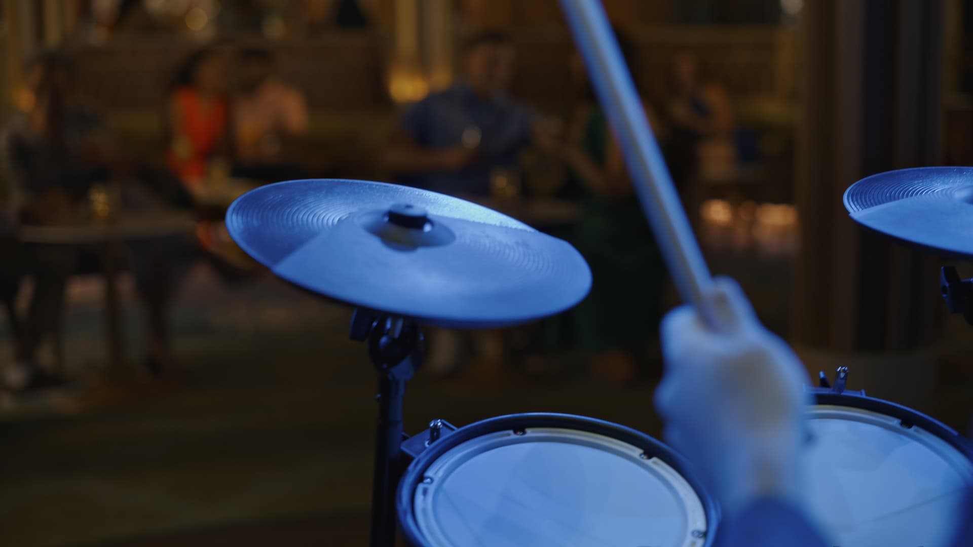 DIQB2951040H_Slated_ProResHQ.2323